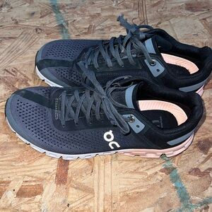 On Cloudflow Women's